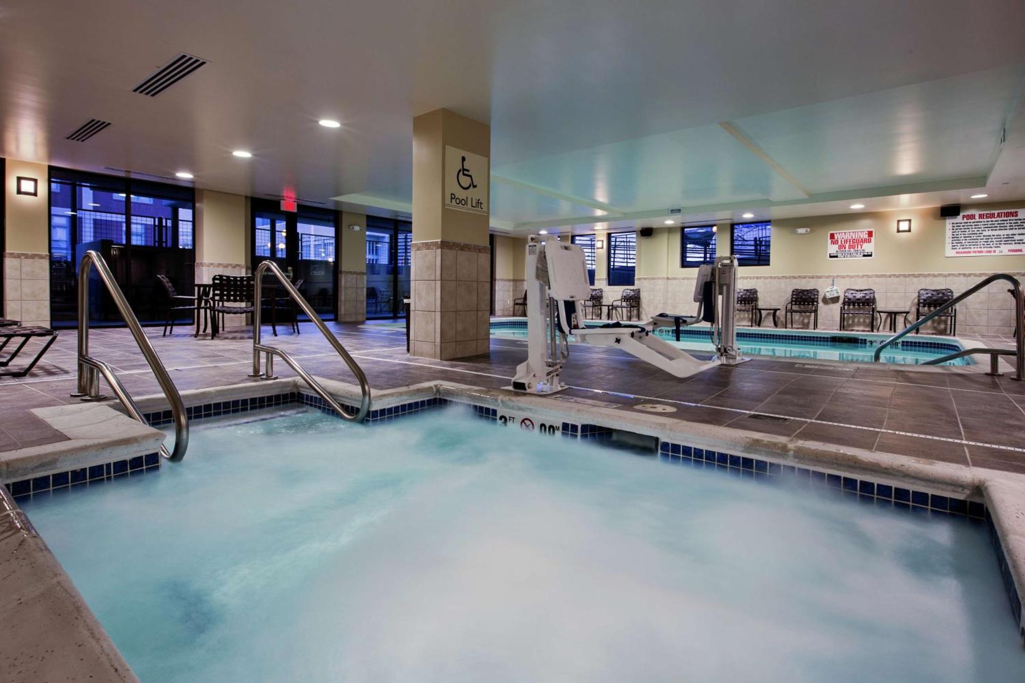 Hilton Garden Inn Lincoln Downtown/Haymarket Exterior photo
